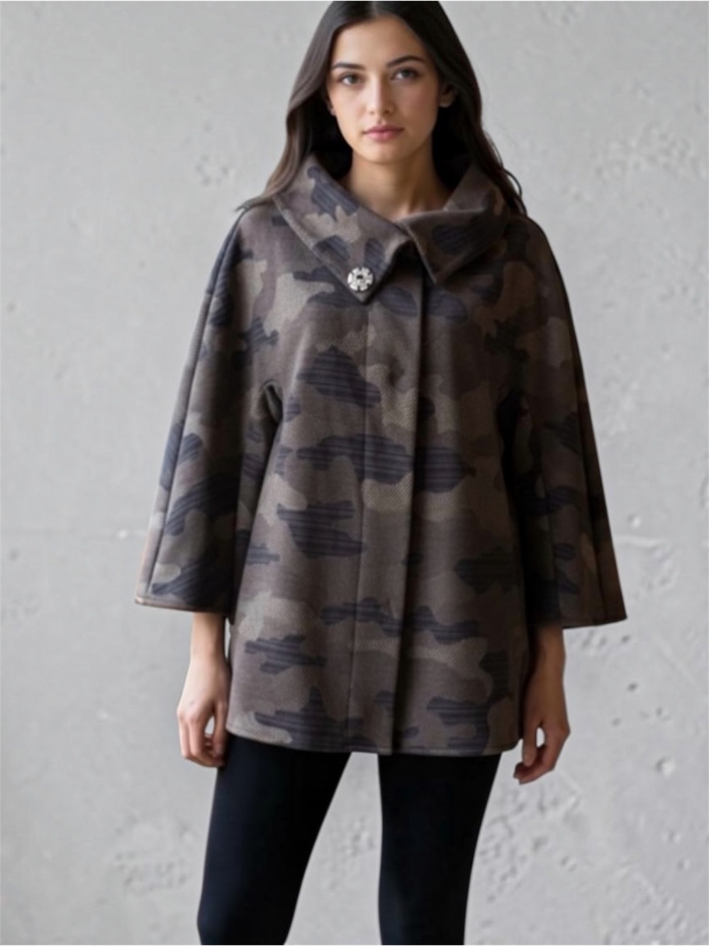 Lola & Sophie New York Oversized Snap Front Camo Jacket Size Small